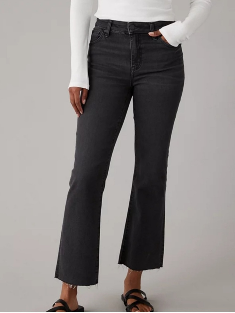 American Eagle High Rise Kick Boot Crop Jeans Size 2 Short Black Raw Hem Stretch